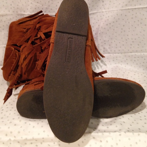 EUC Minnetonka 3 layer fringe boots - Picture 3 of 4